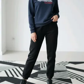 спортивный костюм и красовки