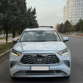 Toyota Highlander 2022