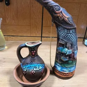 Кувшин и рог