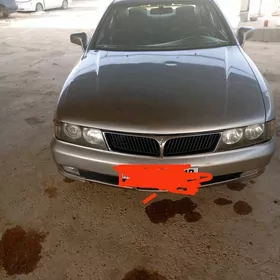 Mitsubishi Diamante 1995