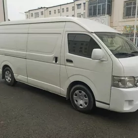 Toyota Hiace 2015