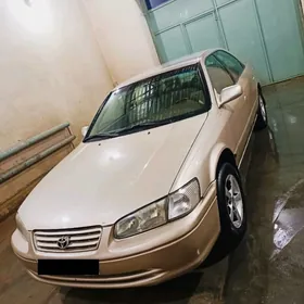 Toyota Camry 2000