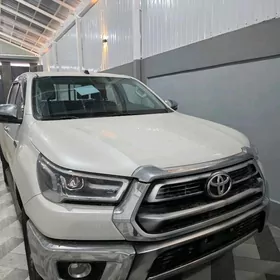 Toyota Hilux 2025