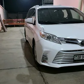 Toyota Sienna 2020