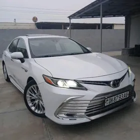 Toyota Camry 2018