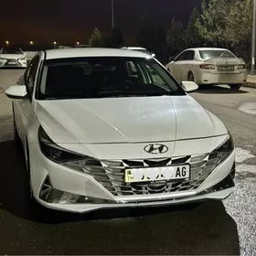 Hyundai Elantra 2022