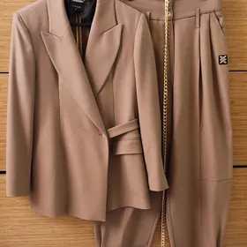 костюмы , пальто