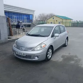 Nissan Versa 2012
