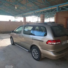 Toyota Sienna 2002