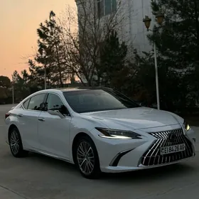 Lexus ES 350 2022