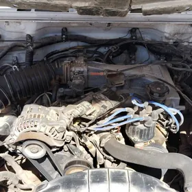 Mitsubishi Pajero 1992