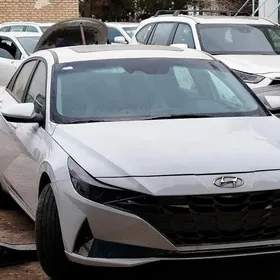 Hyundai Elantra 2023