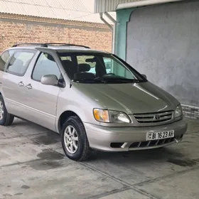 Toyota Sienna 2001