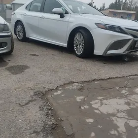 Toyota Camry 2020