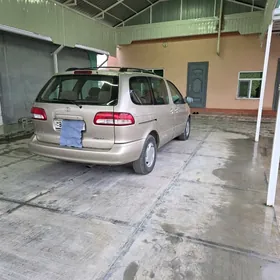 Toyota Sienna 2001