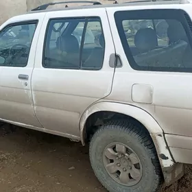 Nissan Pathfinder 1996