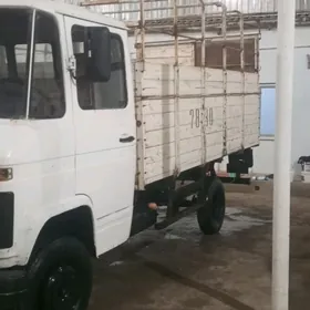 Mitsubishi Canter 1990