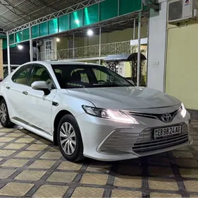 Toyota Camry 2021