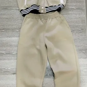 galyn sportiwnyy kostyum 