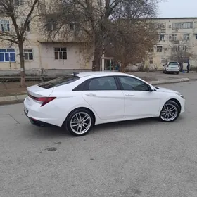 Hyundai Elantra 2021