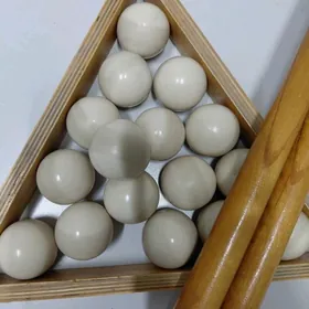 БИЛЬЯРДНЫЕ ШАРЫ