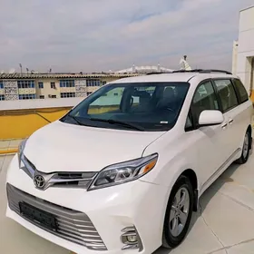 Toyota Sienna 2015