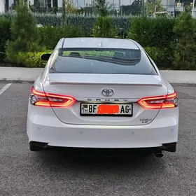 Toyota Camry 2019