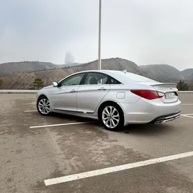 Hyundai Sonata 2011