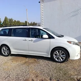 Toyota Sienna 2015
