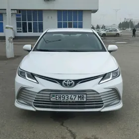 Toyota Camry 2021