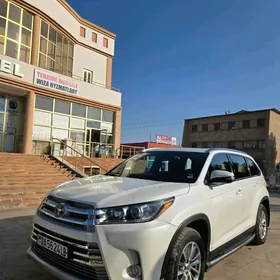 Toyota Highlander 2019
