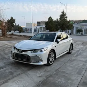 Toyota Camry 2024