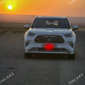 Toyota Highlander 2021