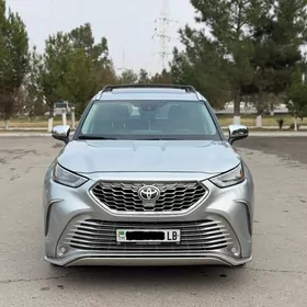 Toyota Highlander 2021