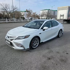 Toyota Camry 2021