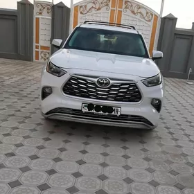 Toyota Highlander 2020