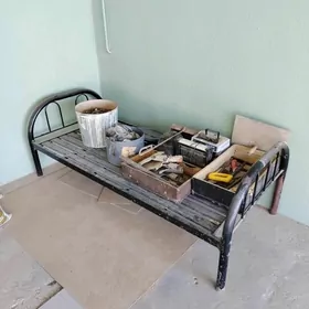 инструментлар кроват