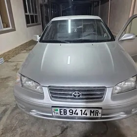 Toyota Camry 2000