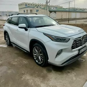 Toyota Highlander 2022