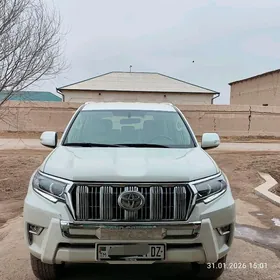 Toyota Land Cruiser Prado 2023