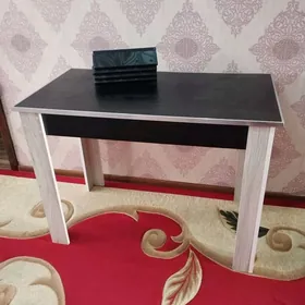 Стол обеденный