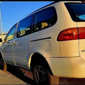 Toyota Sienna 1999