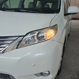Toyota Sienna 2012