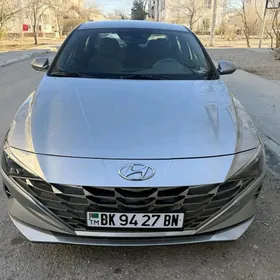 Hyundai Elantra 2022