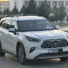 Toyota Highlander 2021