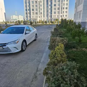 Toyota Camry 2017