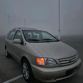 Toyota Sienna 2002