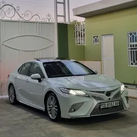 Toyota Camry 2018