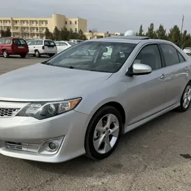 Toyota Camry 2014