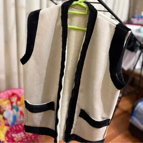 Теплая безрукавка